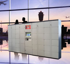 クレジット カードの支払および広告スクリーンが付いている空港駅の手荷物ロッカー